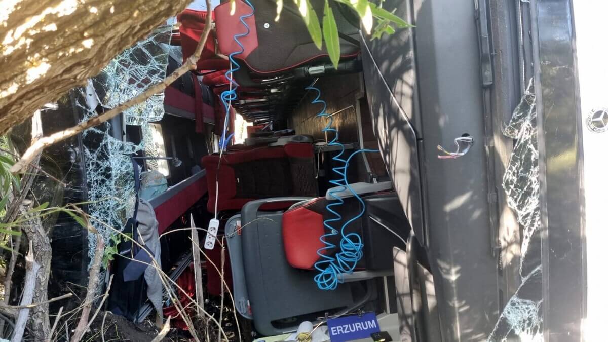 Erzincan Sivas Kara Yolunda Feci Otobüs Kazası! 1 Ölü 41 Yaralı (2)