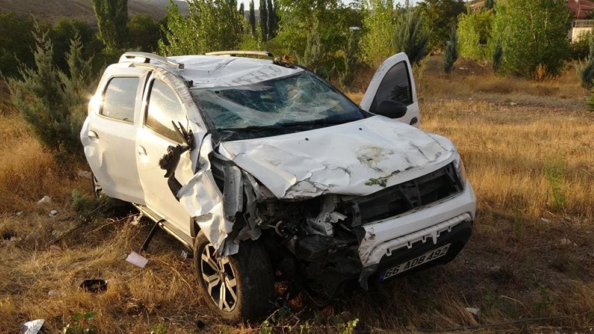 Feci Kazada Araçlar Hurdaya Döndü Yaralılar Var! 3