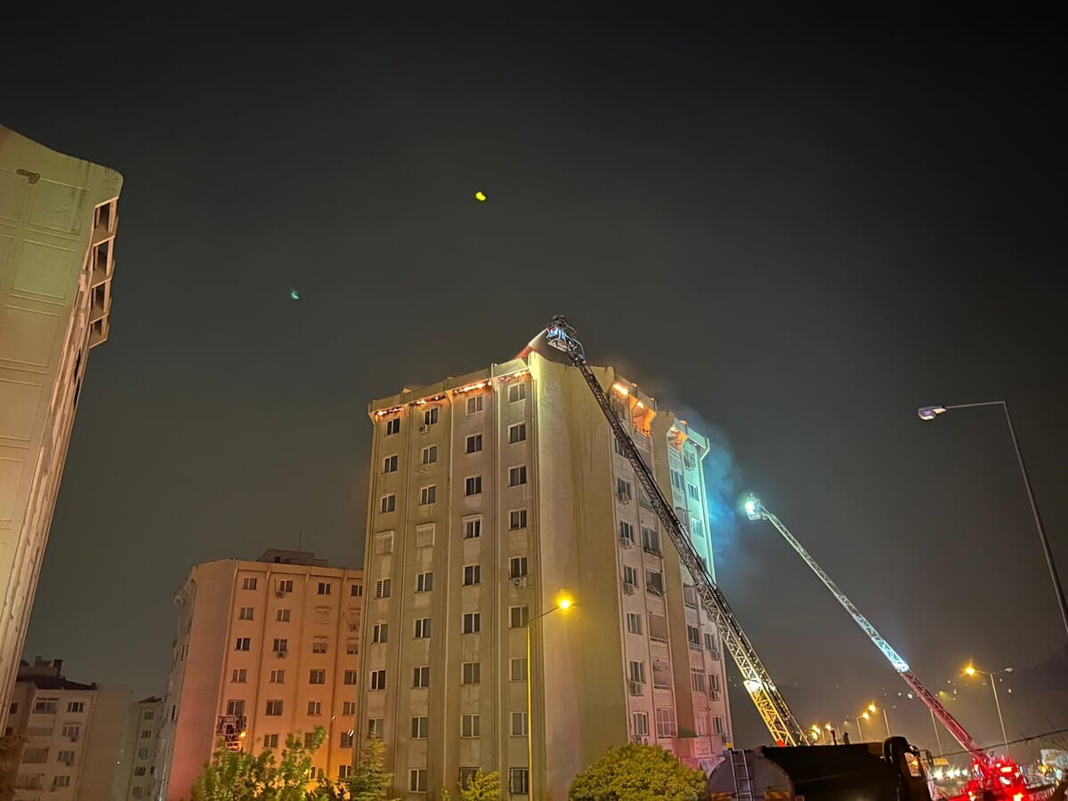 Izmir Yangın (2)