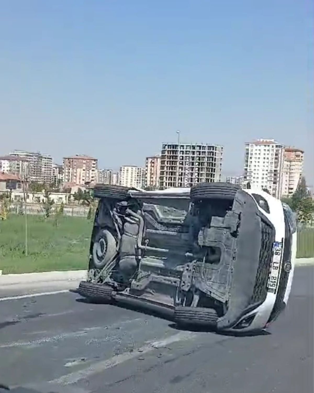 Kayseri’de Korkutan Kaza Araç Takla Atan Araç Yan Yattı! 1