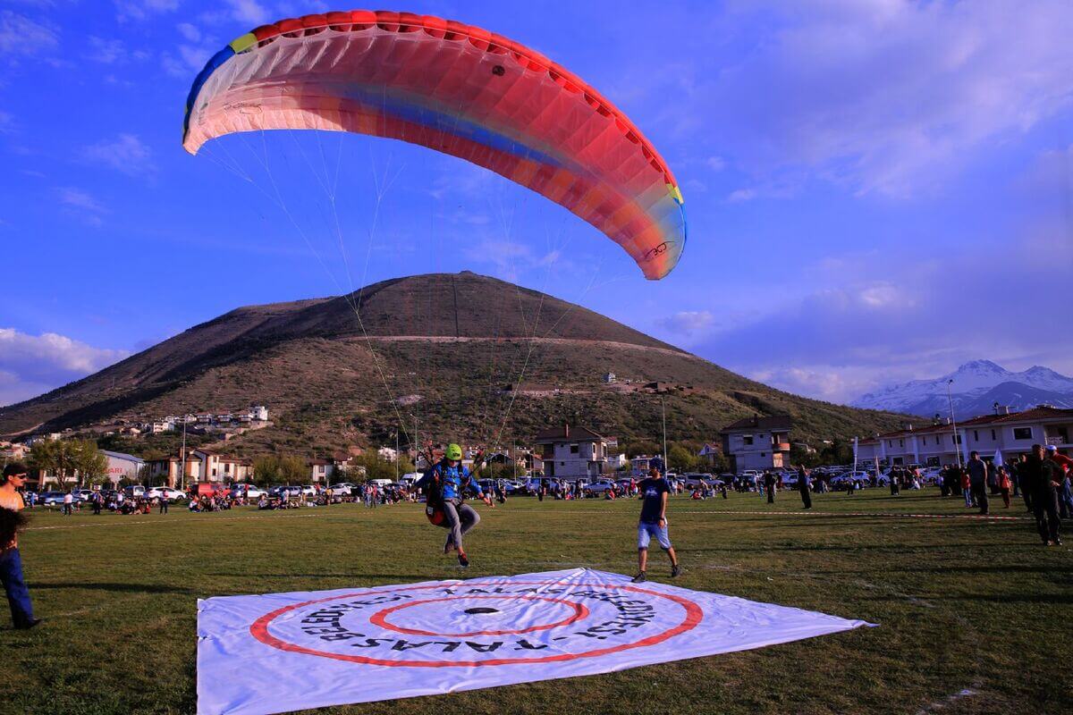 Kayseri Talas Yamaç Paraşütü