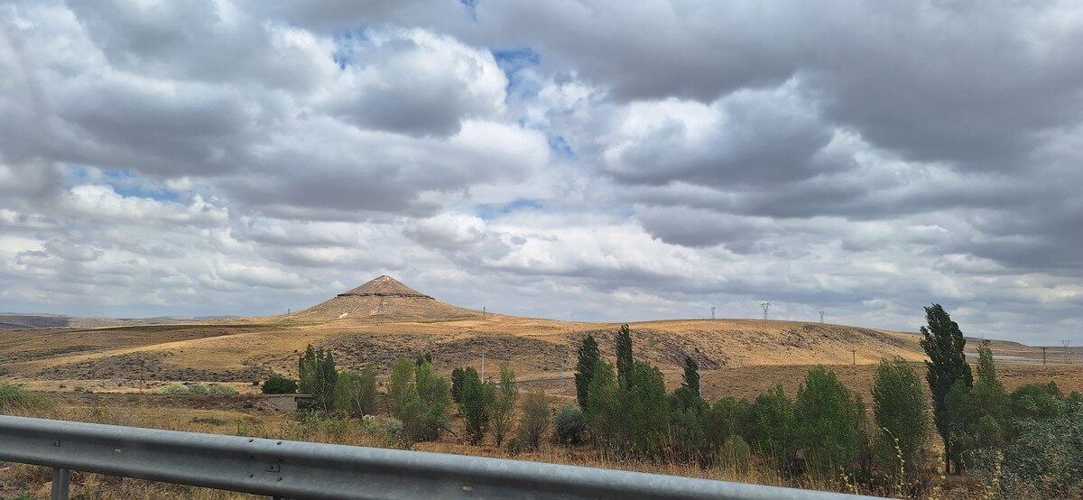 Kayseri’de Yüzlercesi Bulunan Yapılar Merak Konusu Oldu! Ne Olduğunu Biliyor Musunuz (2)