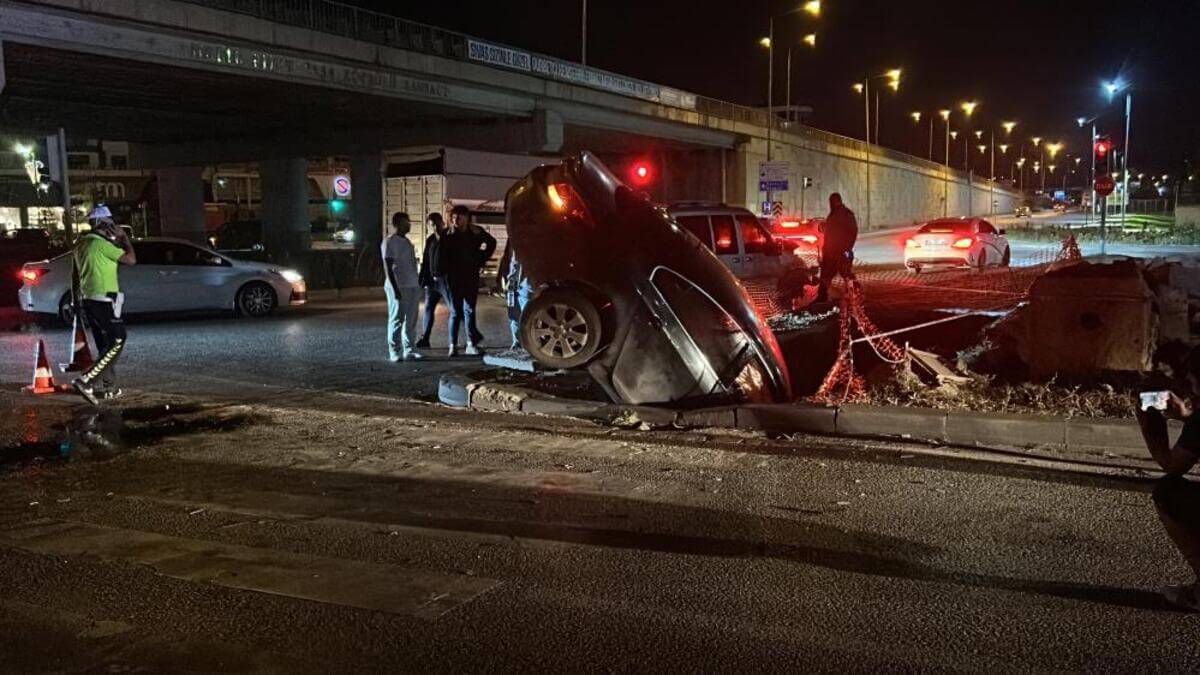 Kazada Lüks Otomobil Hurdaya Döndü 5 Yaralı (4)