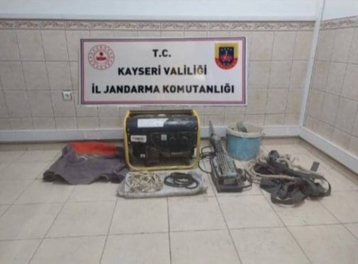 Kocasinan’da Jandarma Baskını Suçüstü Yakalandılar!