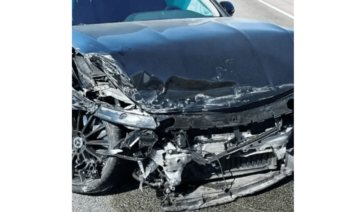 Ünlü Oyuncu Dehşeti Yaşadı! 11 Milyonluk Lüks Otomobili Hurdaya Döndü!-3
