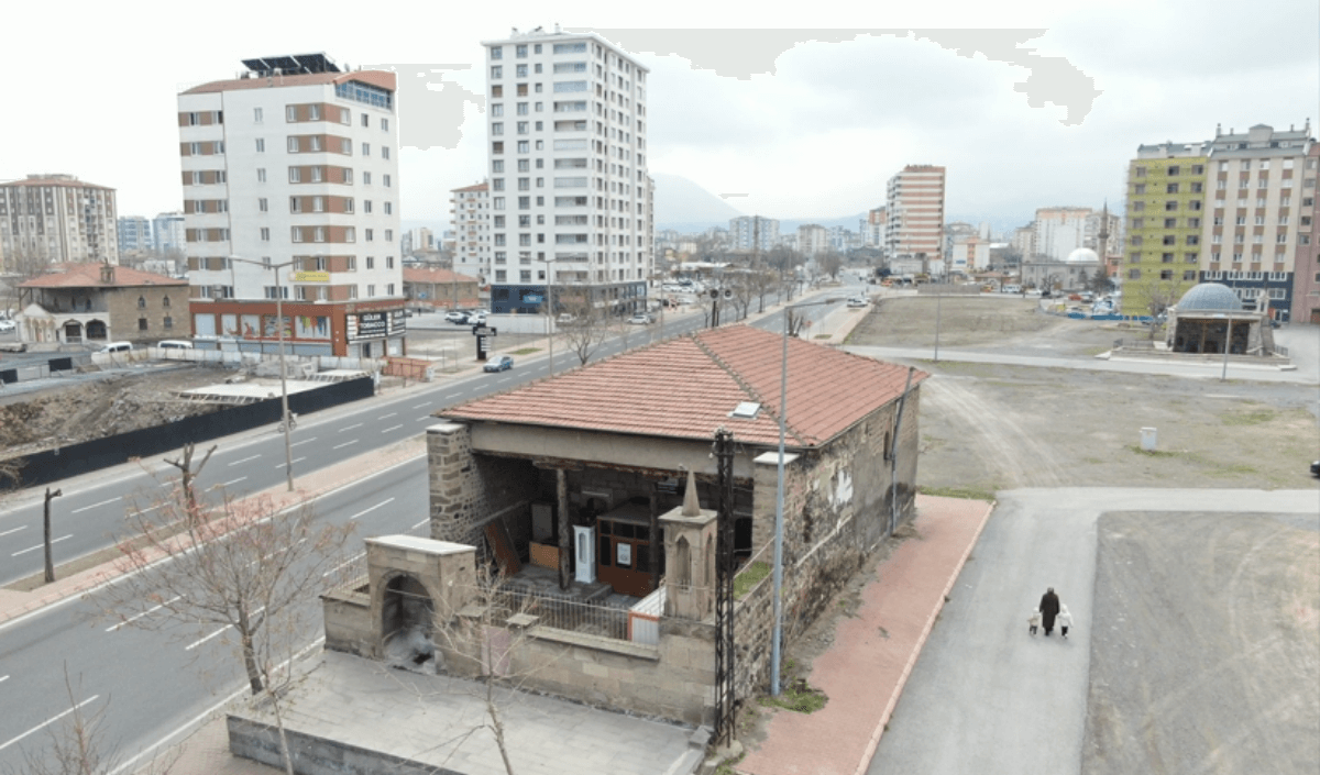 Lacivert Kırmızı Son Dakika Hareketli Instagram Gönderisi 2024 08 14T113803.526 (1)