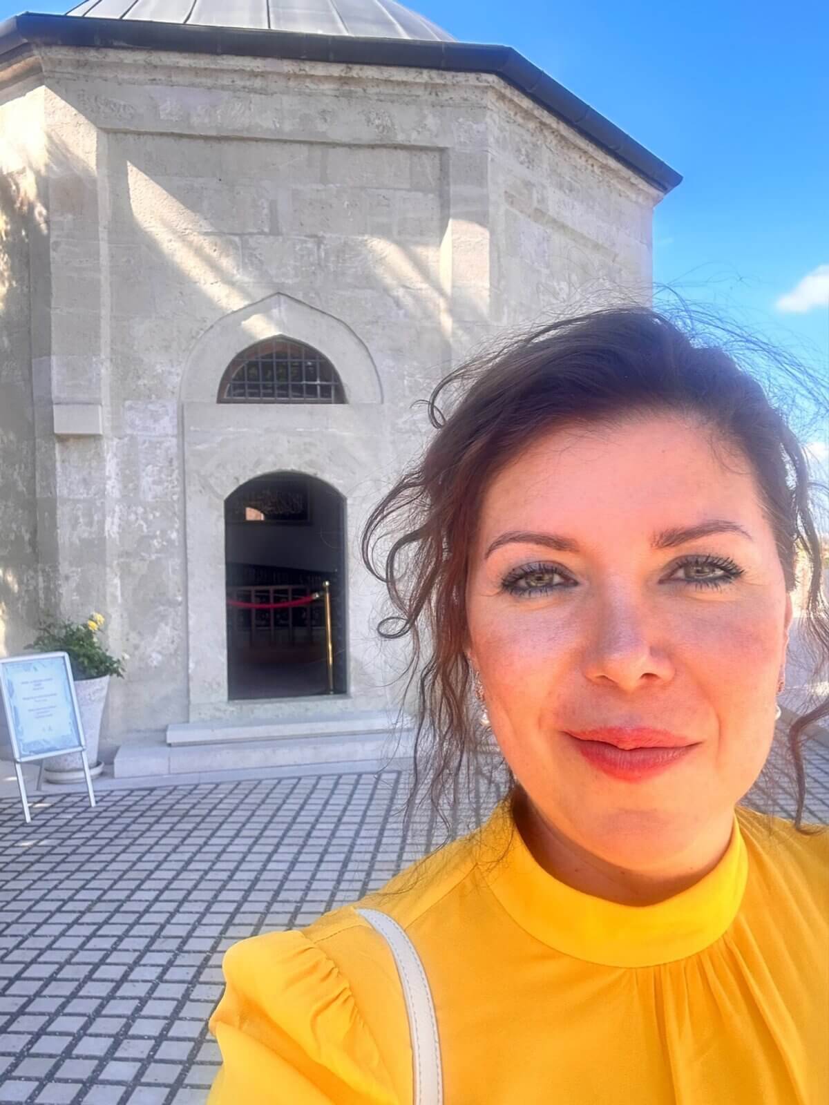 Macaristan Parlamentosu’na Kayserili Eski Vekil Damga Vurdu! (2)