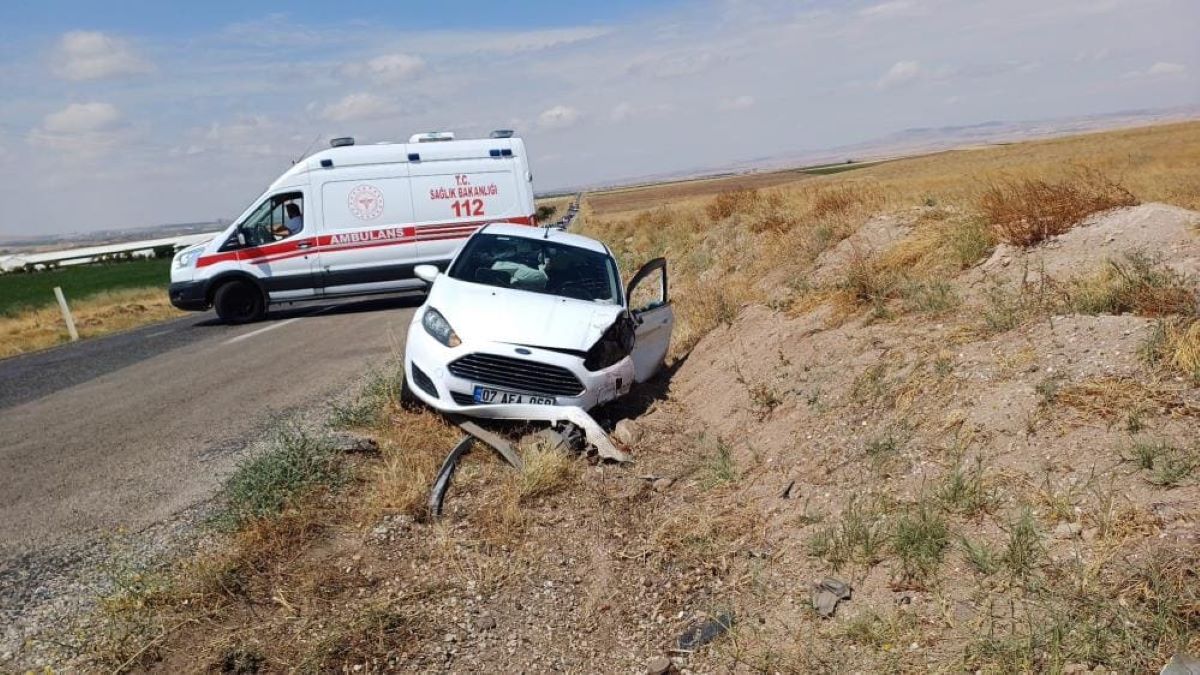Otomobiller Çarpıştı 3 Ölü, 3 Yaralı! 2