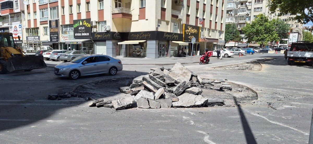 Sürücüler Dikkat! Kayseri’nin O Caddesinde Kavşak Çalışması! (3)