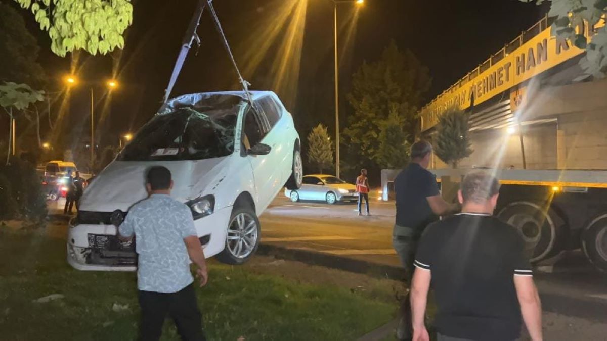 Taklalar Atıp, Duvara Çarptı Yaralılar Var! 3