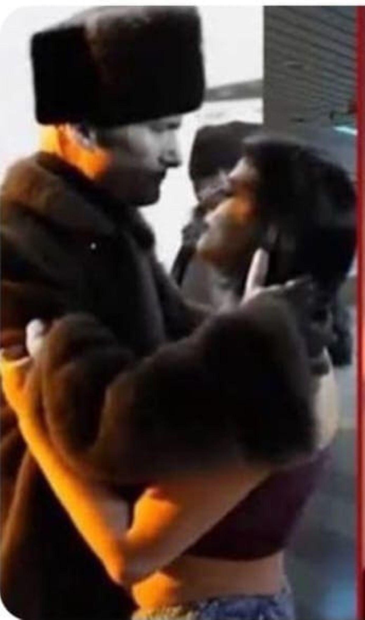 Tiktok’ta Rezaletler Bitmiyor! Atatürk’e Sarılma Akımı Ortalığı Karıştırdı! Tepkiler Çığ Gibi Büyüdü! 3