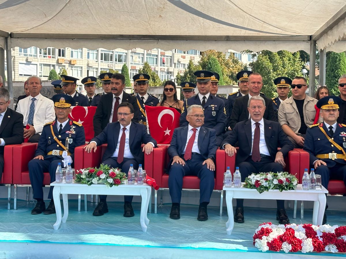 Törende Dikkat Çeken Detay Vali Gökmen Çiçek Gönülleri Fethetti! 2