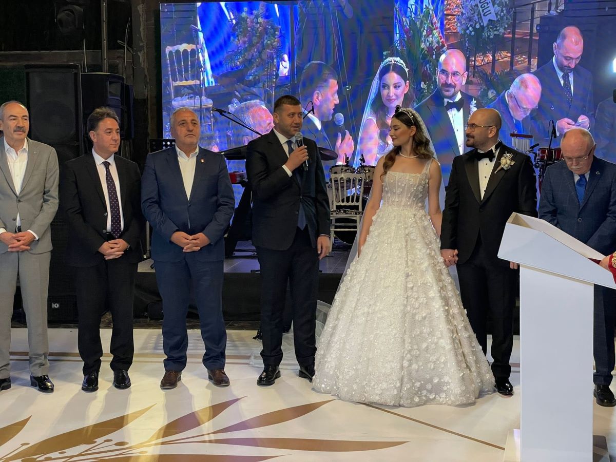 Ünlü İş İnsanının Düğününe Kayserili Siyasetçiler Akın Etti! 3
