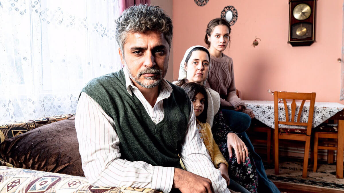 Zeki Demirkubuzun Yeni Filmi Hayatin Promiyeri Yapildi A3H5 (1) (1)-1
