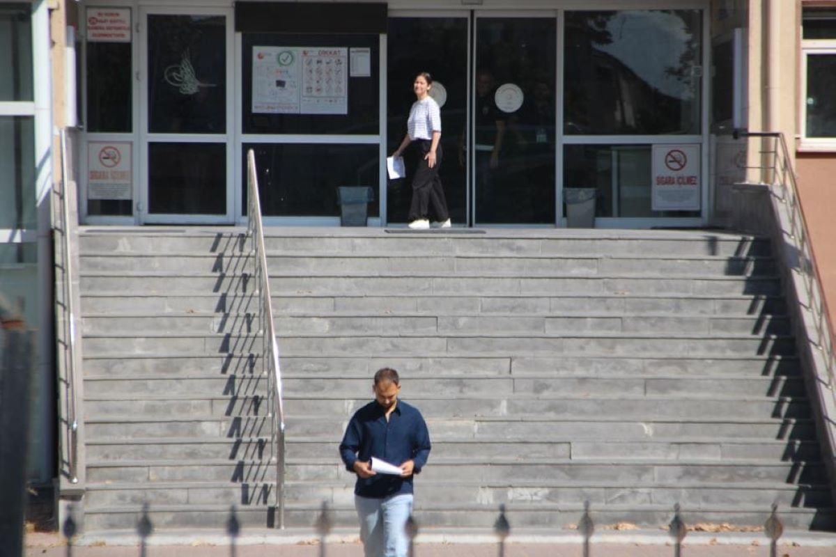 Kayseri’de Üzen Olan Hayallerini 1 Dakika İle Kaçırıp, Gözyaşlarına Boğuldu! 1