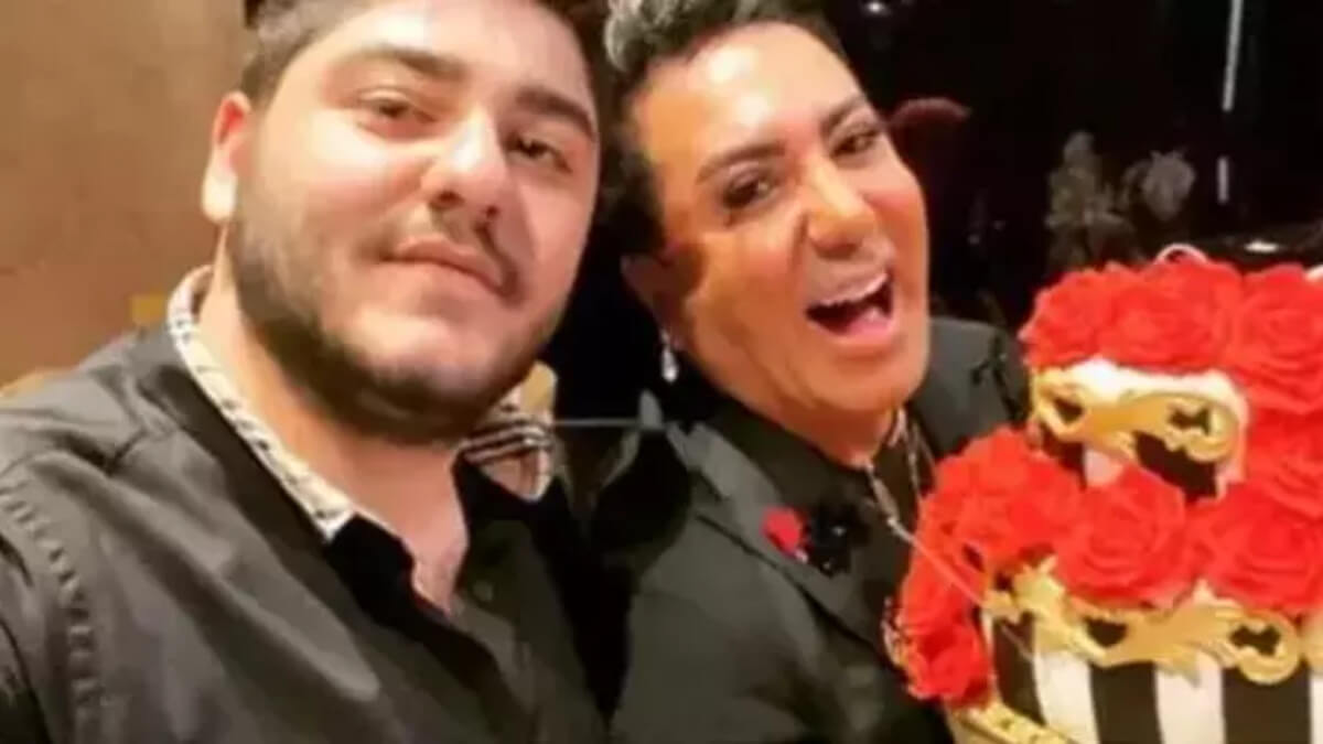 Para Uğruna Ailesini İfşa Etmişti! Ünlü Fenomene Uygunsuz Video Şoku!