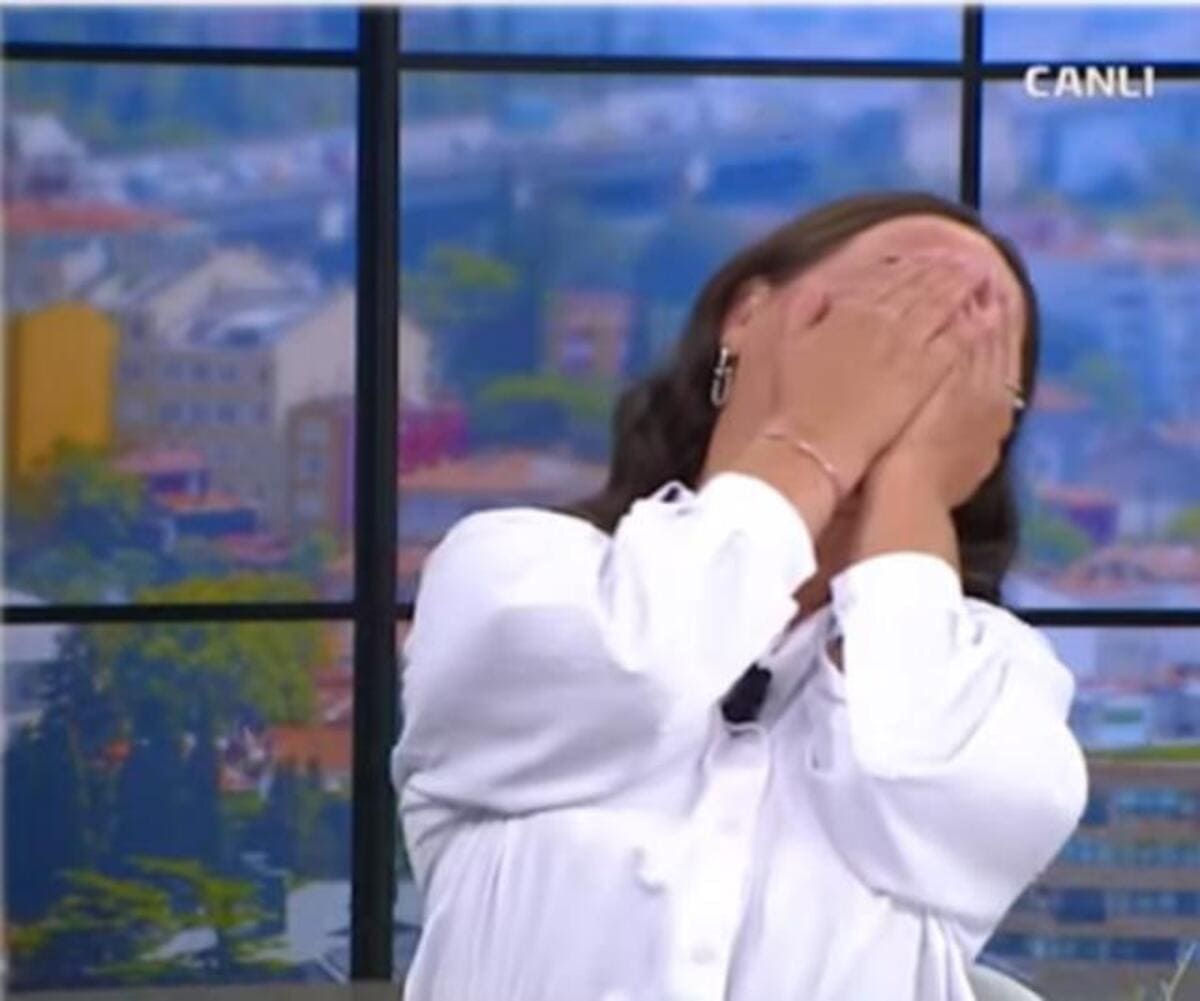 Ünlü İsmin Programda Verdiği Cinsellik Tavsiyesi Olay Oldu! Sunucu Dayanamadı!