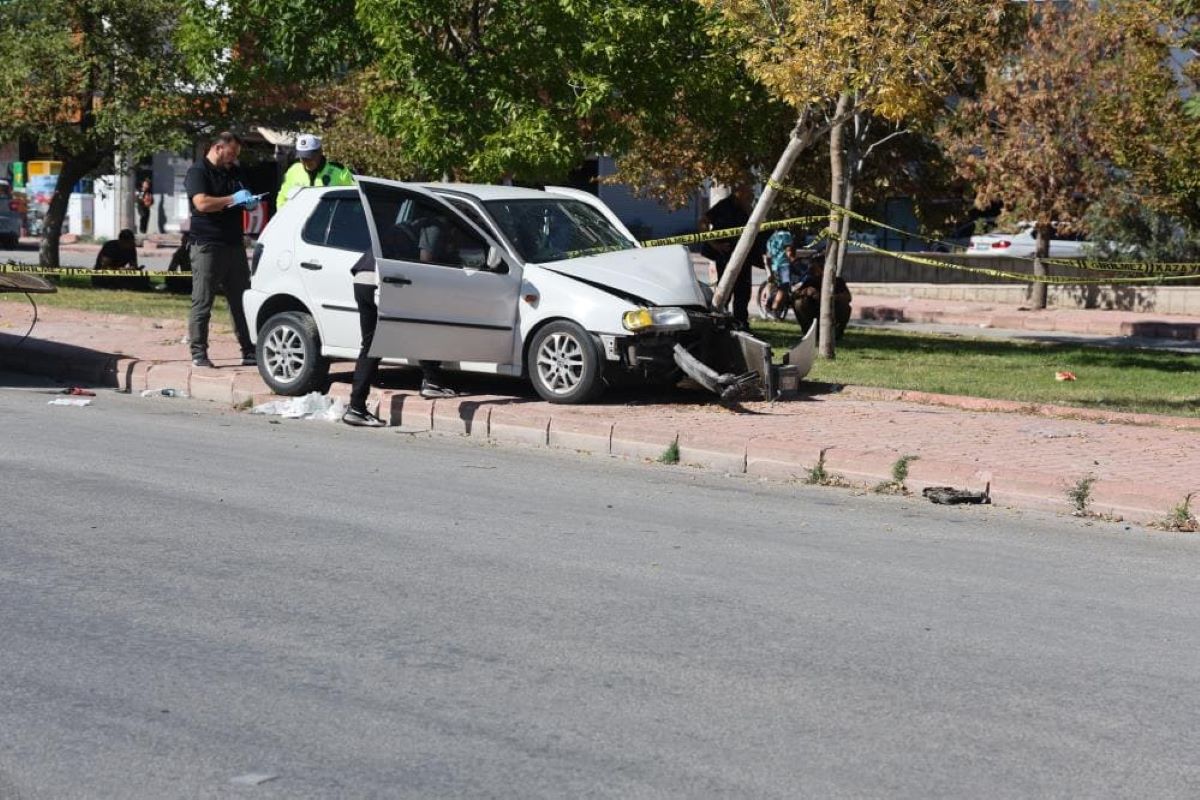 Acı Olay Direksiyon Başında Kalp Krizi Geçiren Sürücü Kaza Yaptı! 1