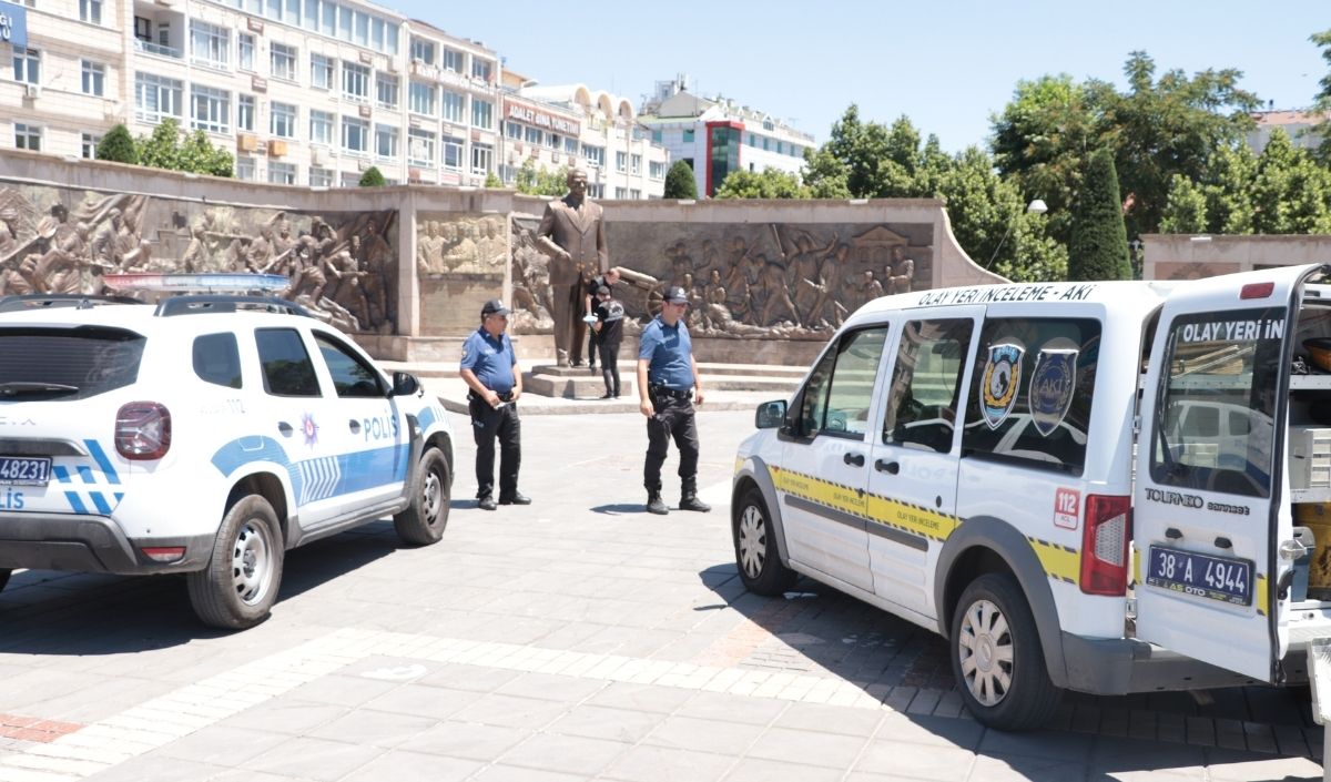 Anıta Zarar (1)