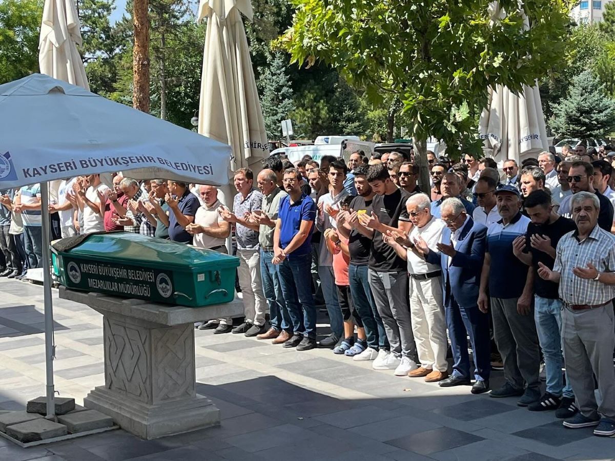 Avukat Irem Solak