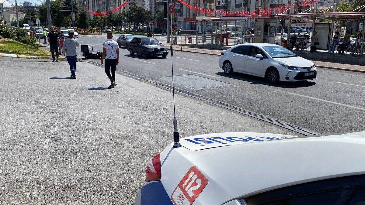 Kayseri’de Korkutan Kaza! Kamyonet ile Motosiklet Çarpıştı!