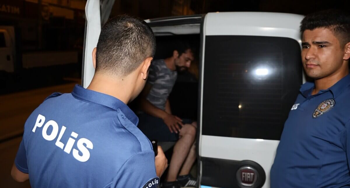 Uyuşturucu Bağımlısından Polise Şaşırtan İsyan: Bir İçimliği Zehir Ediyorsunuz!