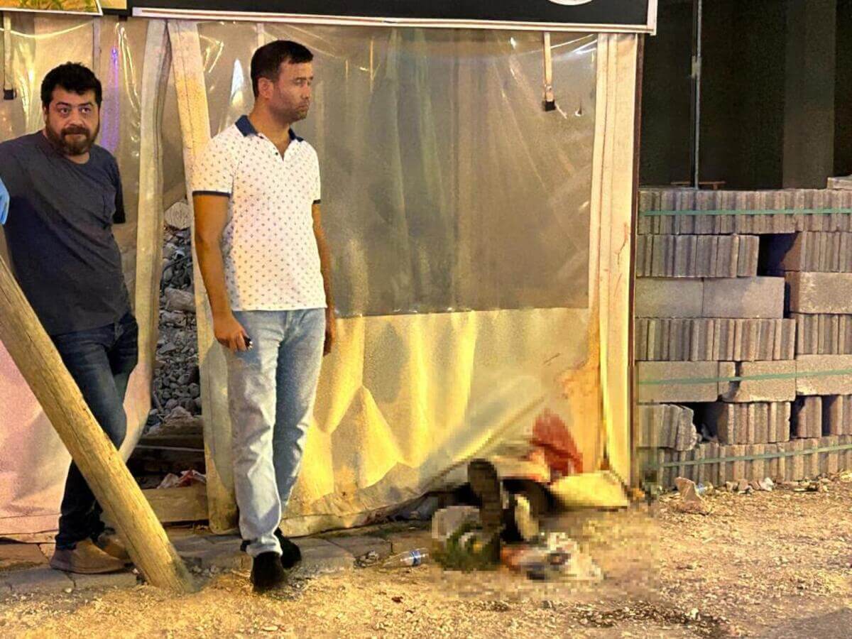 Sokak Ortasında Vahşet! Tartıştığı Kadınlardan Birini Öldürüp İntihar Etti!