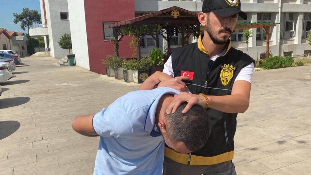 Arkadaş Dehşeti! Öldüresiye Dövüp Bıçaklayarak Öldürdü!