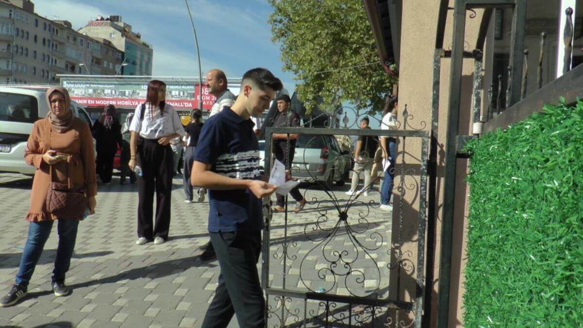 Kayseri’de Heyecanlı Maraton Başladı! Sınava Koştular!