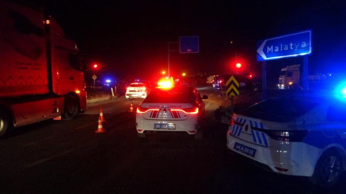 Feci Kaza: Askeri Araç İle Otomobil Çarpıştı! 5'i Asker, 7 Yaralı