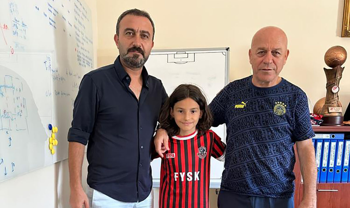 Fenerbahçe'ye Transfer Oldu1 Kopya