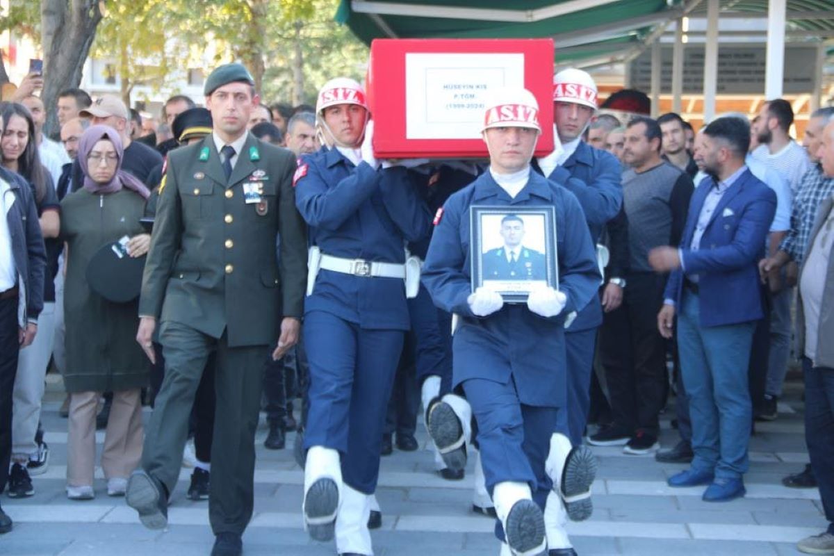 İzne Geldiği Kayseri’de Kazada Ölen Teğmen, Toprağa Verildi! 1