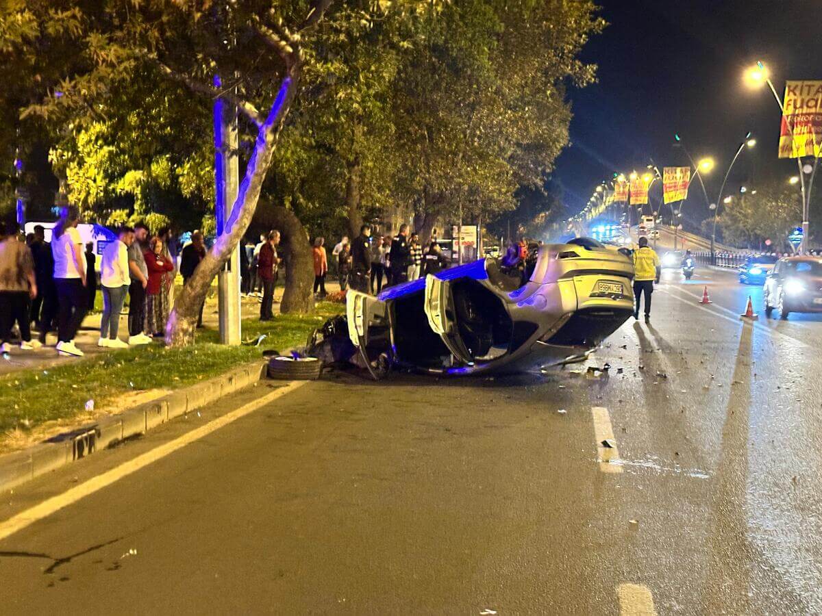 Kayseri Nato Caddesinde Feci Kaza! Takla Atan Araç Hurdaya Döndü (2)