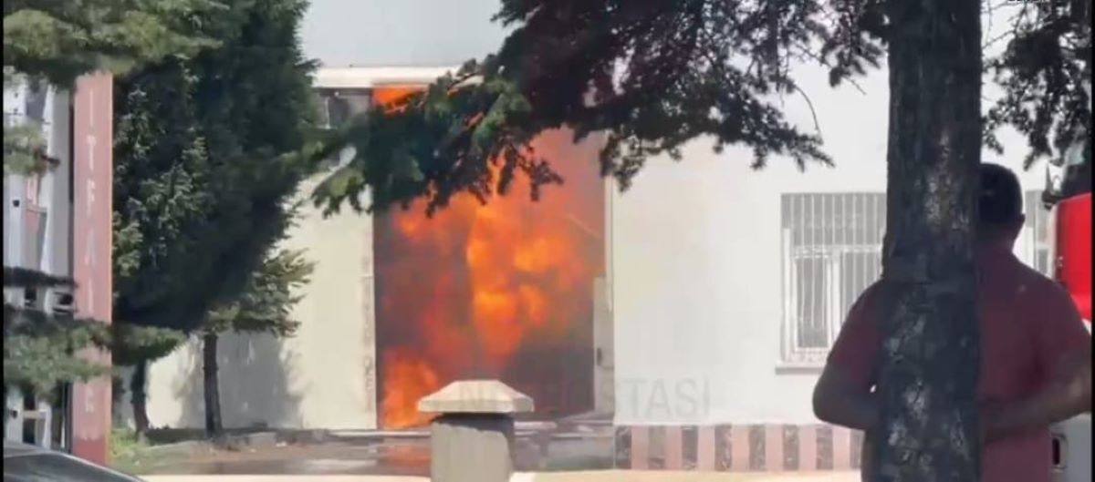 Kayseri Osb’de Yangınla Mücadele Devam Ediyor! 1