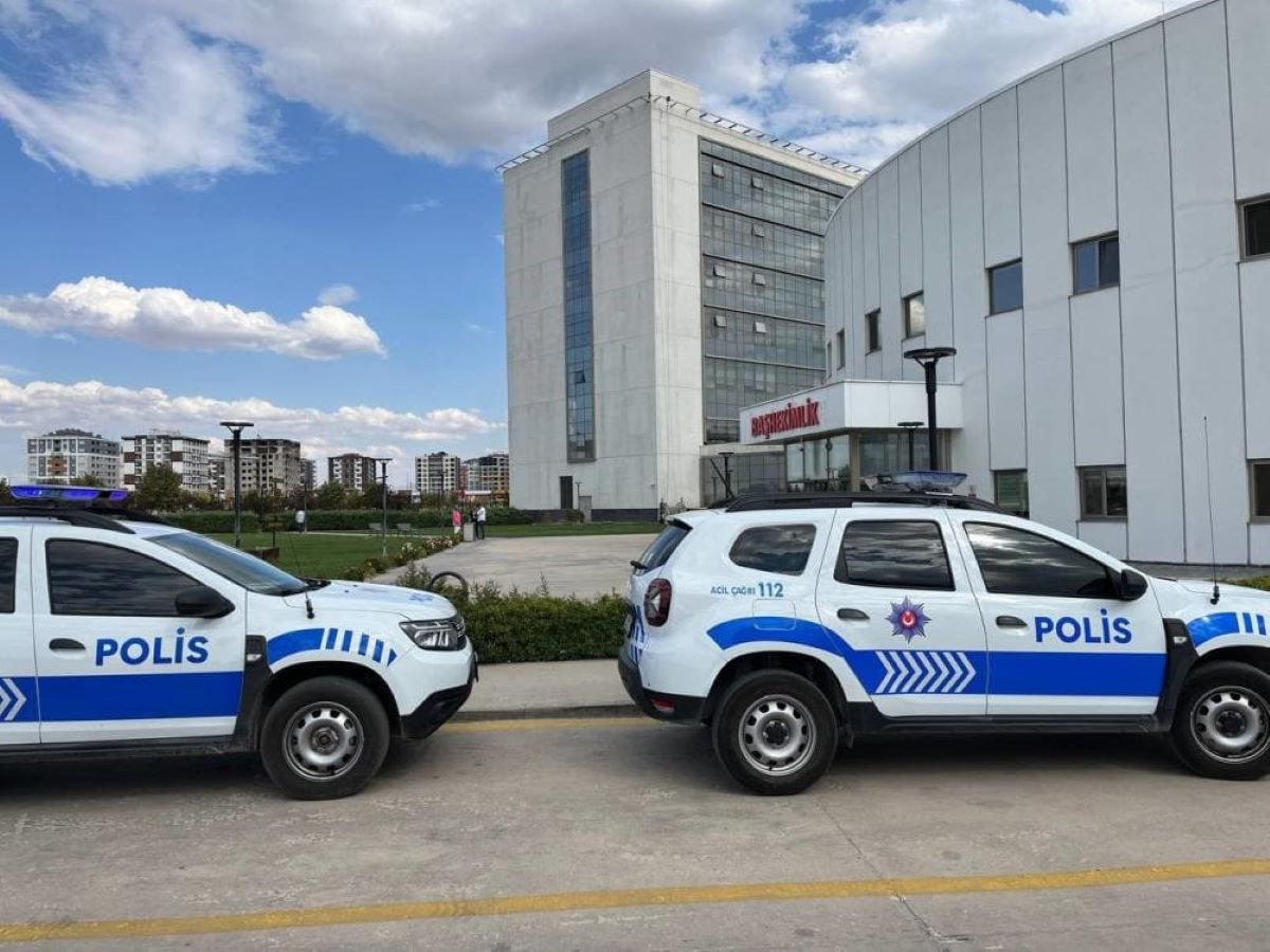 Kayseri Şehir Hastanesi’nde Korku Dolu Anlar Bıçaklı Saldırgan Dehşet Saçtı! 2