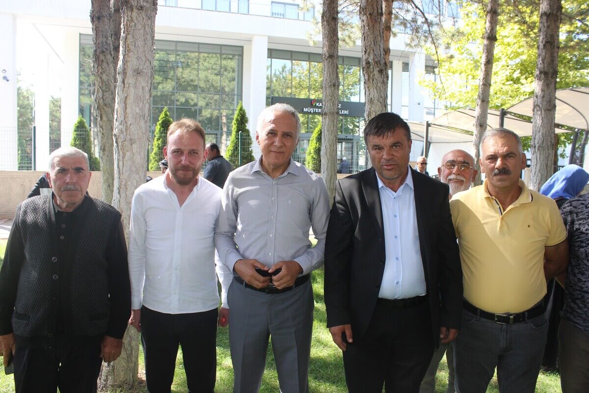 Kayseri’de Doğal Gaz Polemiği! Kayserigaz Önünde Toplandılar (2)