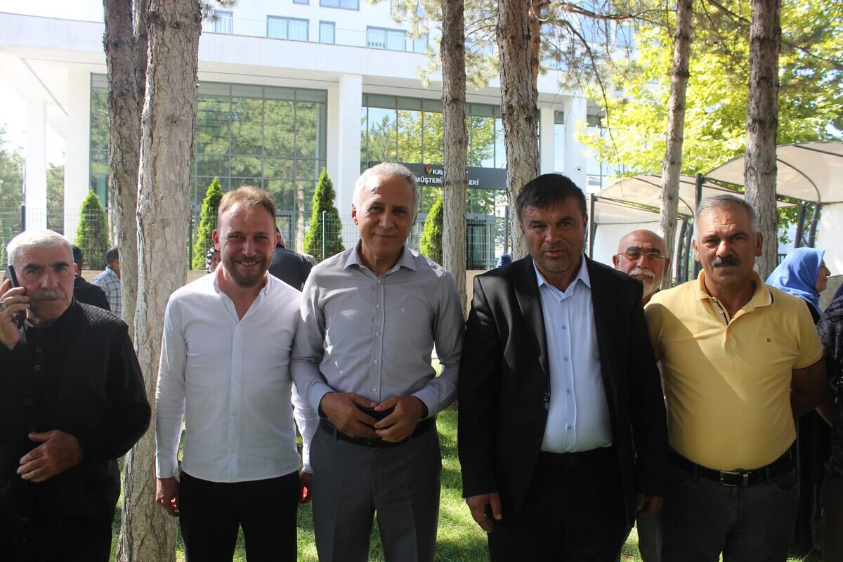 Kayseri’de Doğal Gaz Polemiği! Kayserigaz Önünde Toplandılar (3)