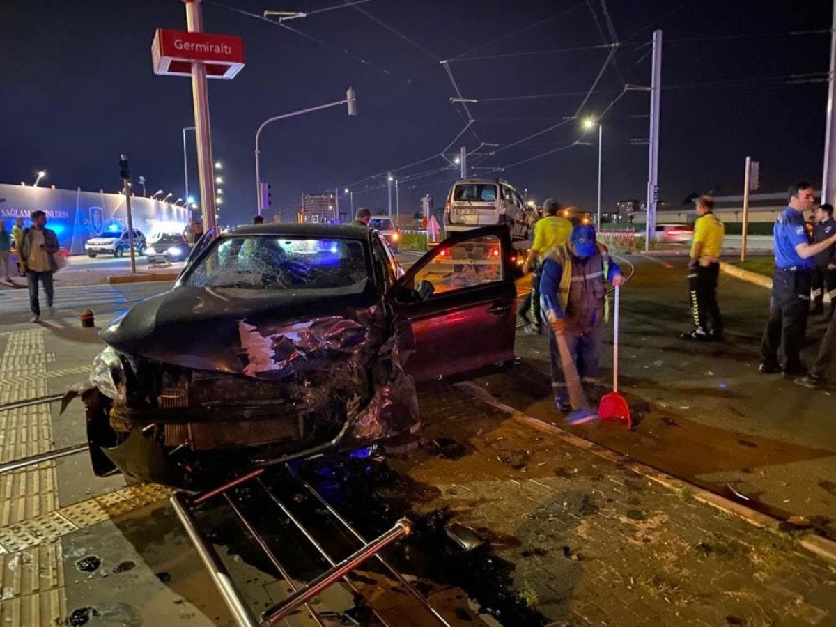 Kayseri’de Feci Kaza Otomobil Sürücüsü Kaçtı, Çok Sayıda Yaralı Var! 3