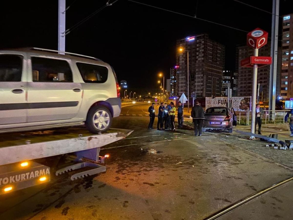 Kayseri’de Feci Kaza Otomobil Sürücüsü Kaçtı, Çok Sayıda Yaralı Var! 4