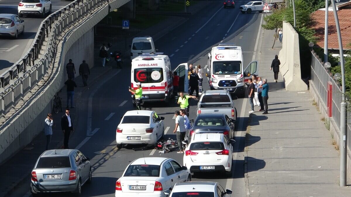 Kayseri’de İlginç Olay! Aynı Yerde 2 Farklı Kaza 2 Yaralı (2)