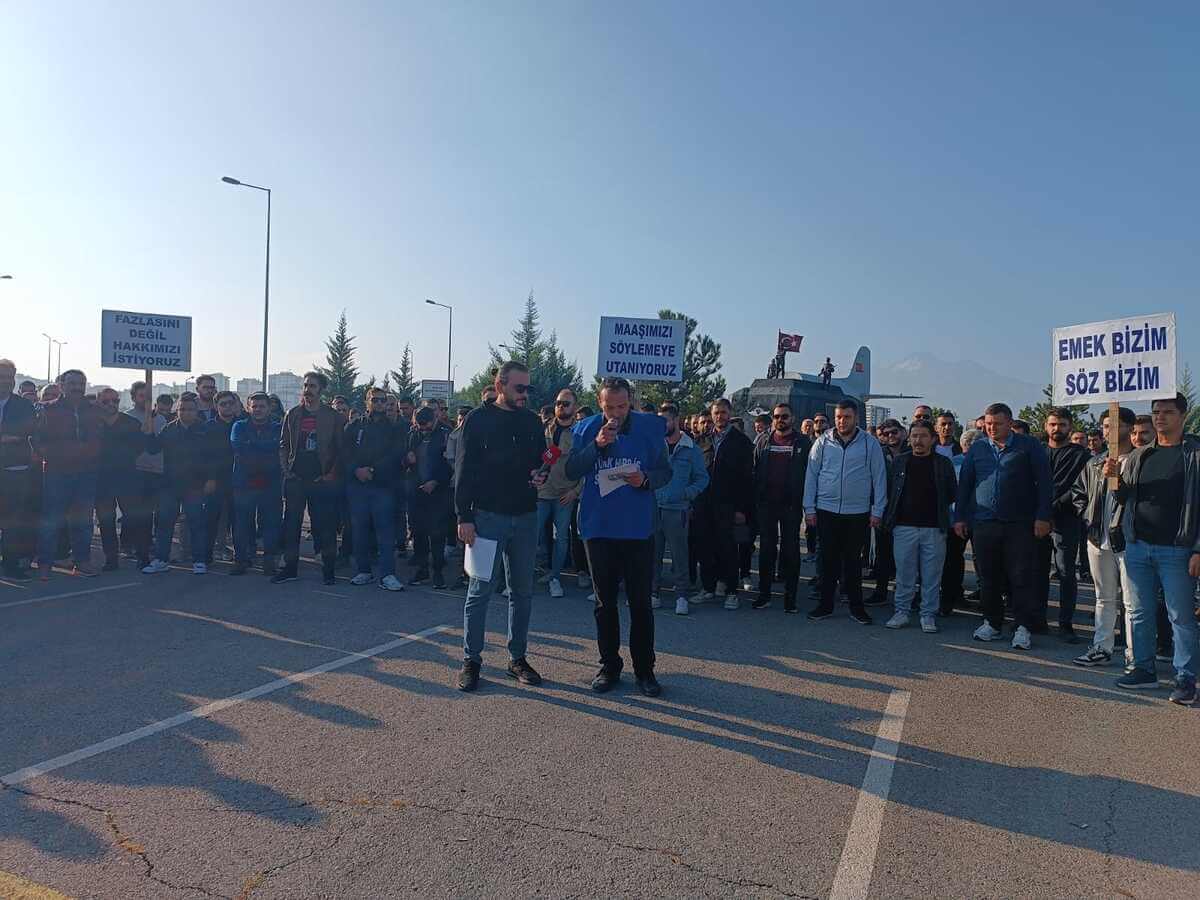 Kayseri’de İşçilerden Dikkat Çekecek Oturma Eylemi! (2)