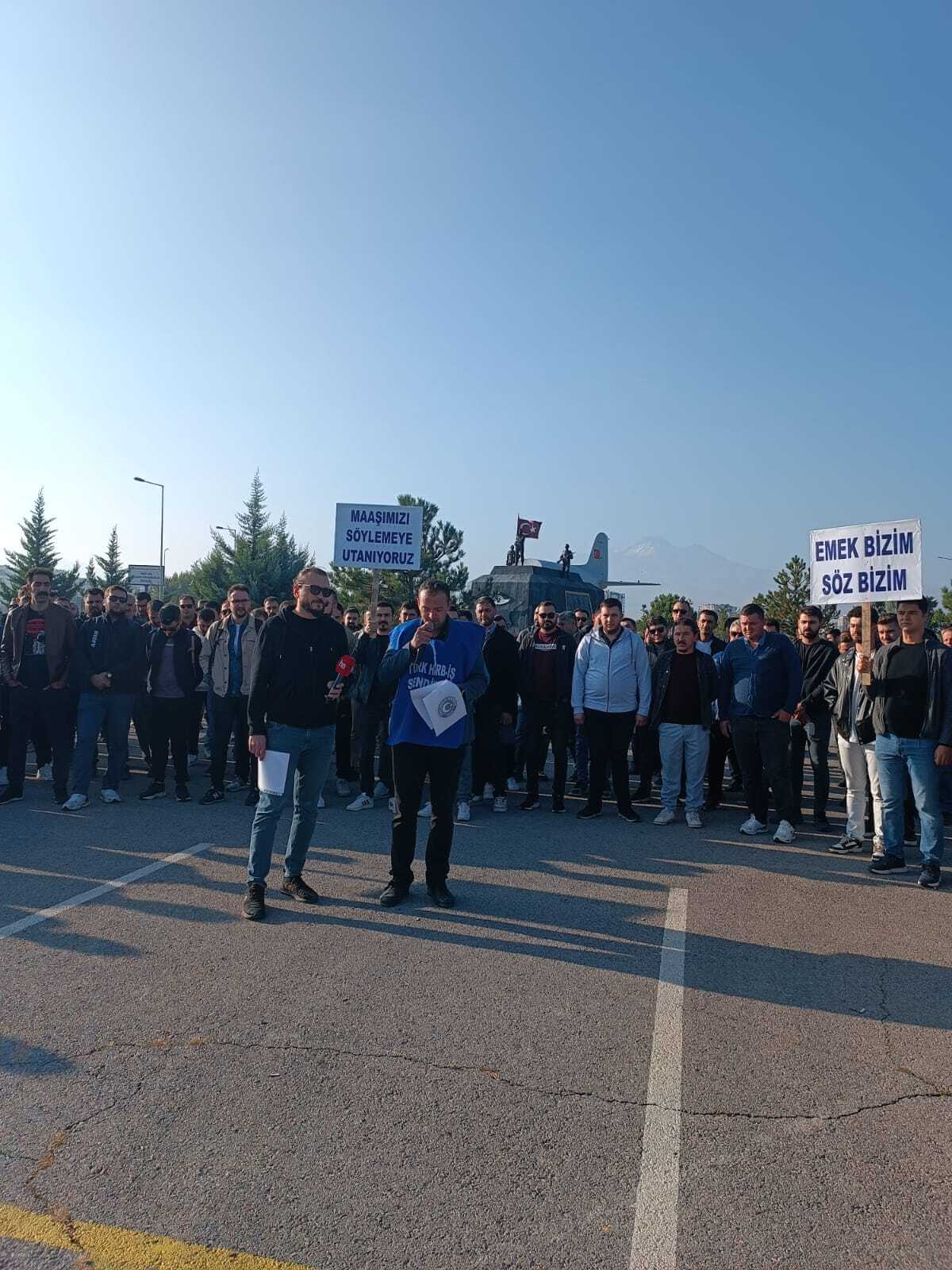 Kayseri’de İşçilerden Dikkat Çekecek Oturma Eylemi! (3)