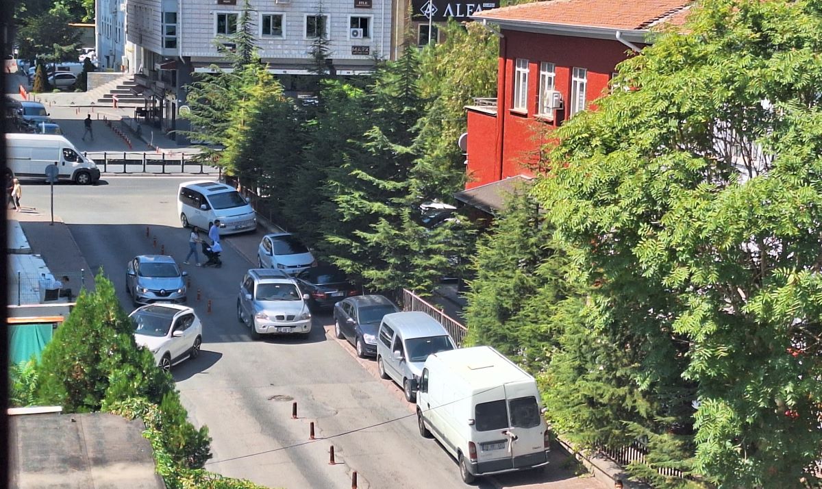 Kayseri’de Yerler Değişti Kaldırımlar Araçlara, Yollar Yayalara Kaldı! 1