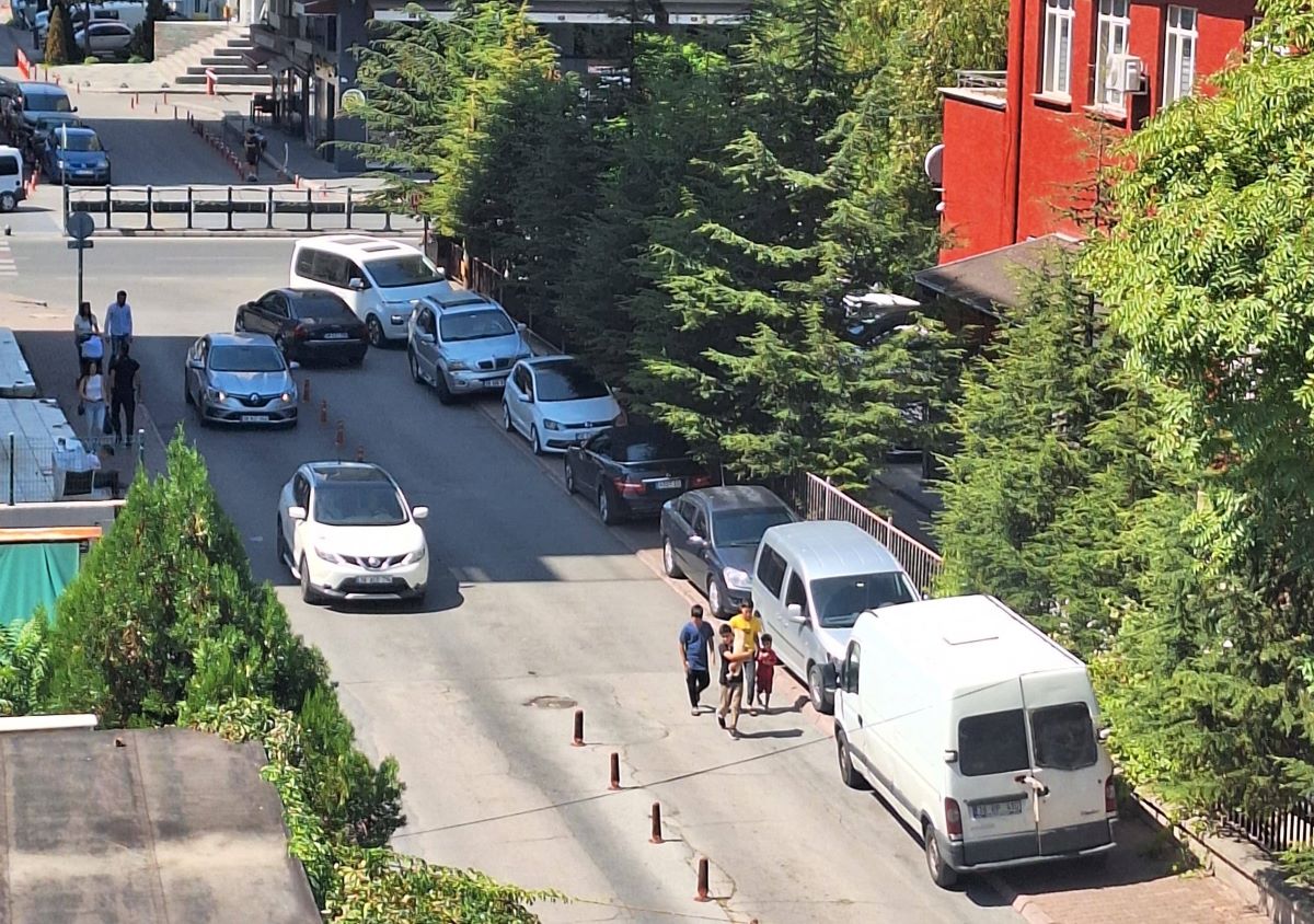 Kayseri’de Yerler Değişti Kaldırımlar Araçlara, Yollar Yayalara Kaldı! 2