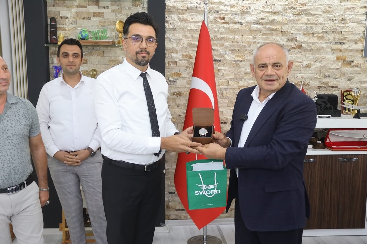 Kayserili Başkan Bir Anda Karşısında Görünce Şaşkınlığını Gizleyemedi! 3 (1)