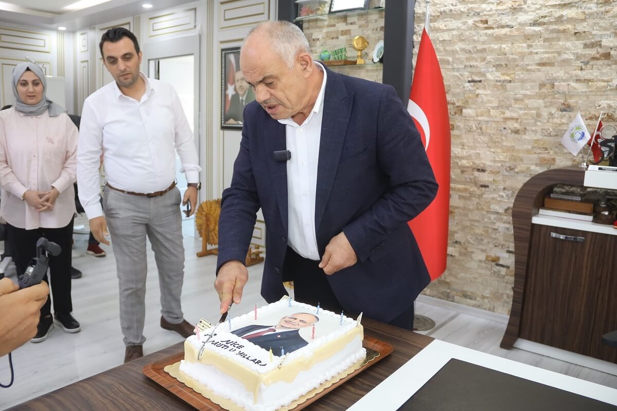 Kayserili Başkan Bir Anda Karşısında Görünce Şaşkınlığını Gizleyemedi! 5 (1)
