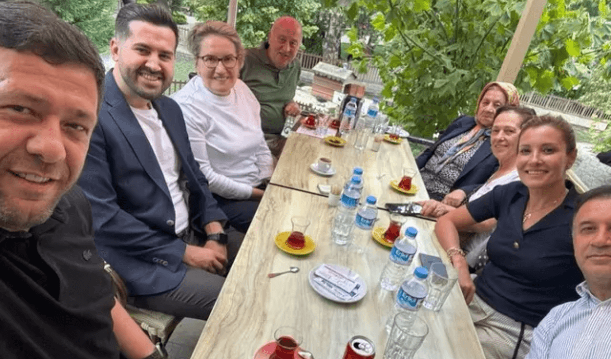 Meral Akşener Aylar Sonra Görüntülendi! Yeni İmajı Gündem Oldu!