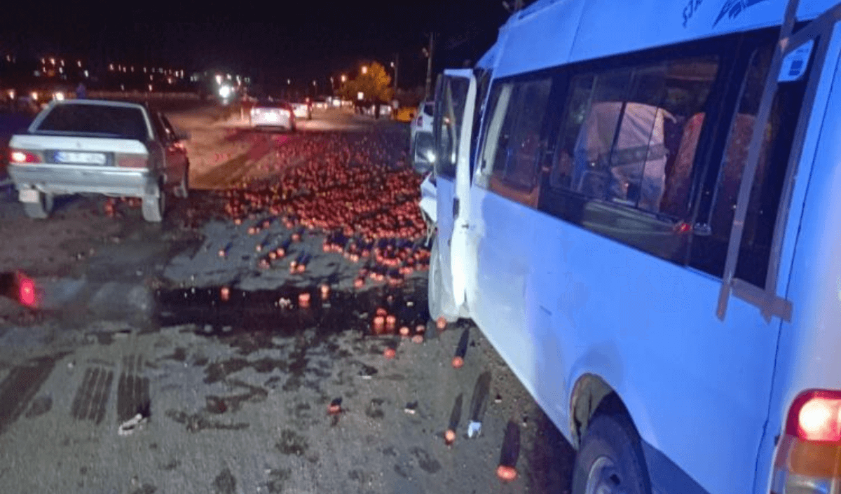 Feci Kazada Yol Kırmızıya Boyandı! 10 Yaralı