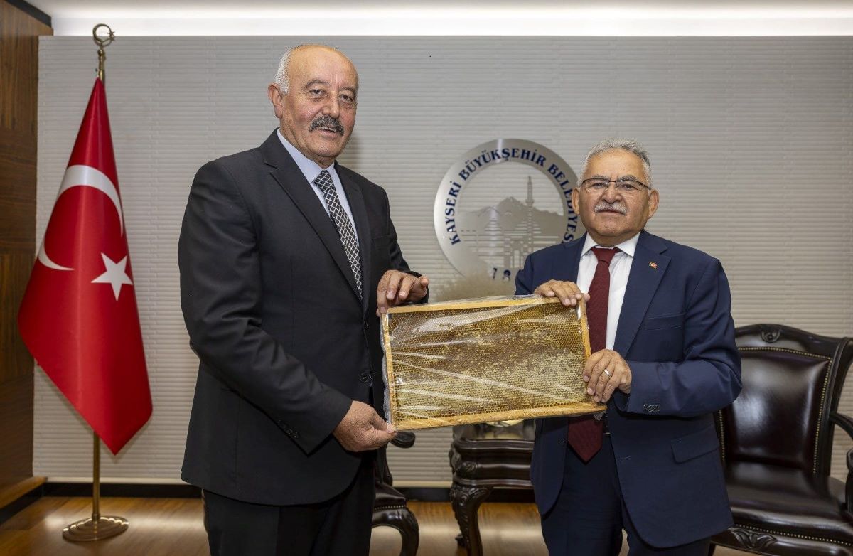 Mhp’li Başkandan Büyükkılıç’a Övgü Dolu Sözler! 1