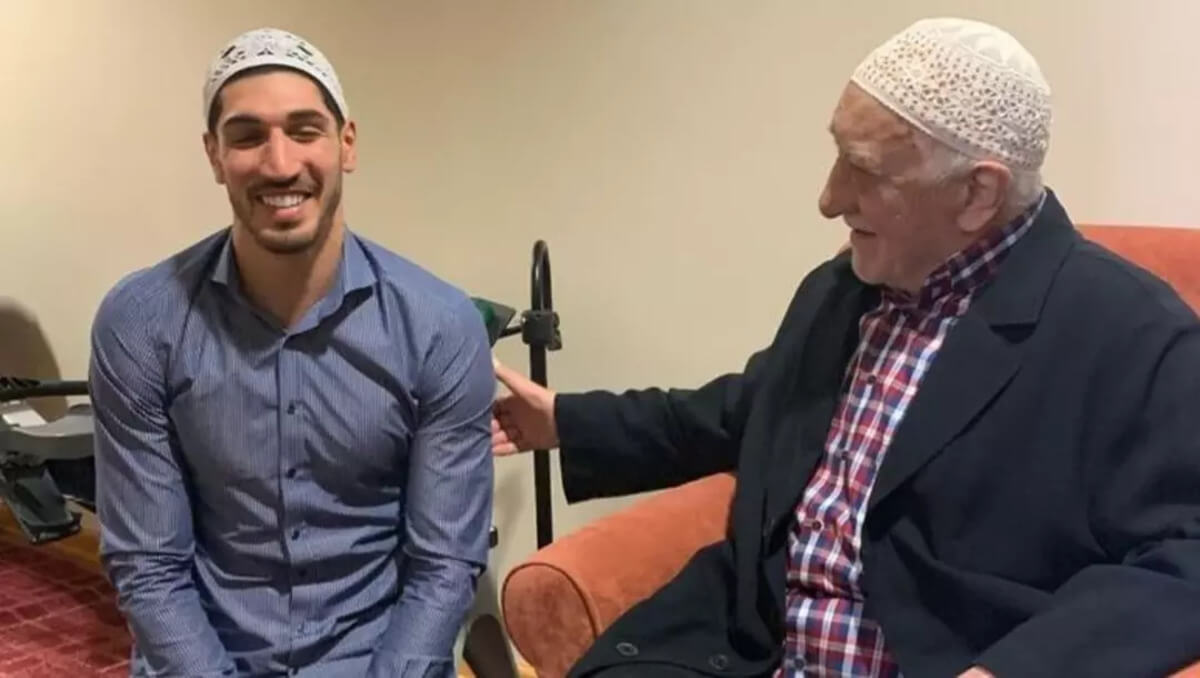 ‘Manevi oğlum’ demişti! Enes Kanter FETÖ elebaşıyla fotoğraflarını paylaştı!
